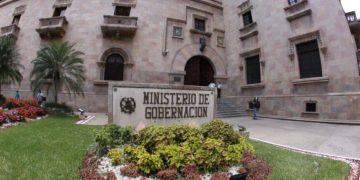 Detienen a cuatro policías por violencia en San Andrés Itzapa, Chimaltenango