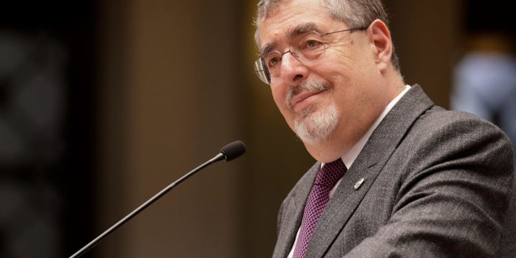 Bernardo Arévalo en conferencia de prensa. / Foto: Dickéns Zamora.