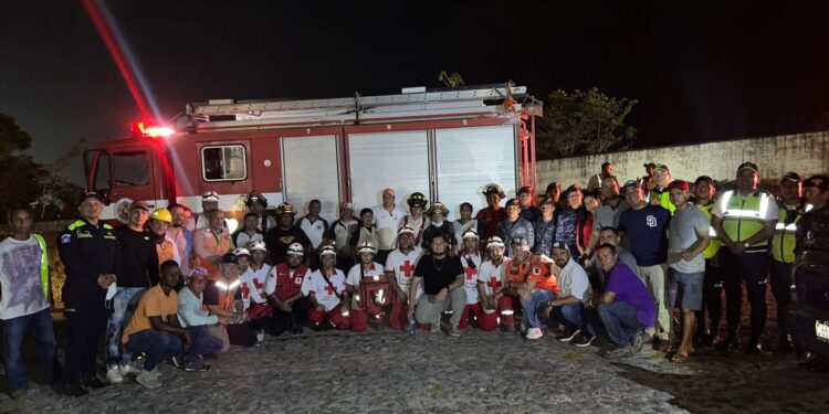 Controlan y liquidan incendio forestal en Puerto Barrios, Izabal