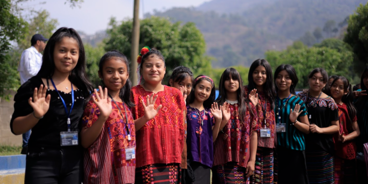 En Colotenango, Huehuetenango, se lleva a cabo la presentación de la iniciativa Mano a mano, contra la pobreza y malnutrición. /Foto: Noé Pérez