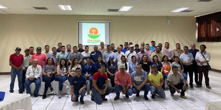 Desarrollan reunión de la Mesa Técnica Agroclimática de Zacapa