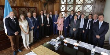 Inversionistas de España y otros países se acercan a Guatemala