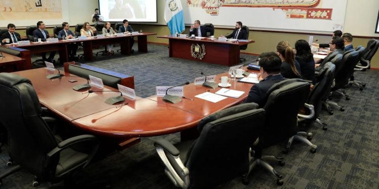 Avances en la directriz de uso de vehículos en el Ejecutivo