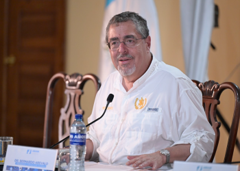 Presidente Bernardo Arévalo en Quetzaltenango. / Foto: Álvaro Interiano.