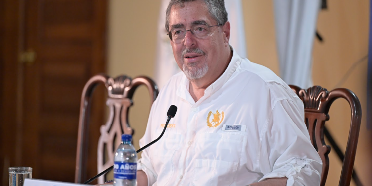 Presidente Bernardo Arévalo en Quetzaltenango. / Foto: Álvaro Interiano.