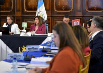 Vicepresidenta Karin Herrera encabeza reunión de Conabed
