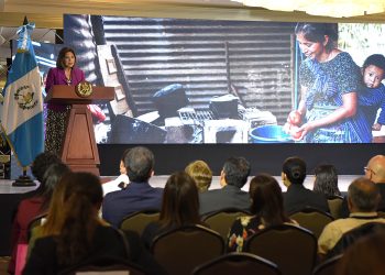 Vicepresidenta Karin Herrera exhorta a promover una alimentación más saludable