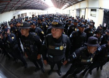 Más de 600 agentes de la PNC y del Sistema Penitenciario participan en la mega requisa que se lleva a cabo en la cárcel Fraijanes II.