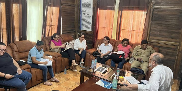 Reunión de trabajo con representantes de la DDRISS de Izabal
