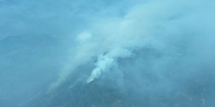 Entidades gubernamentales siguen trabajando para liquidar incendios forestales en Alta Verapaz