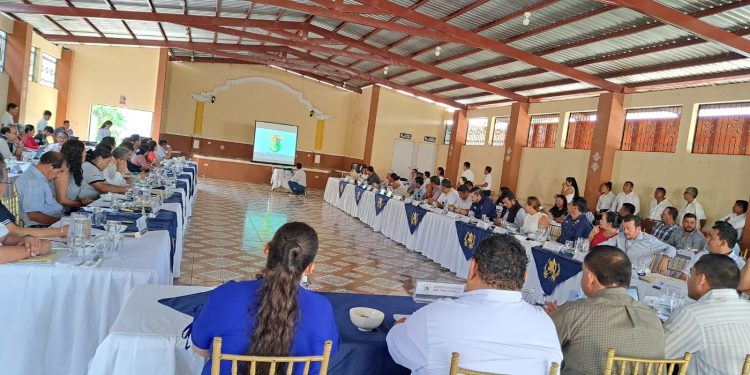 Dan seguimiento a las acciones de seguridad, reforestación, cultura y salud en Santa Rosa