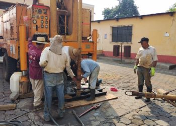 Operaciones de mantenimiento a pozos de agua en Ciudad Vieja, Sacatepéquez