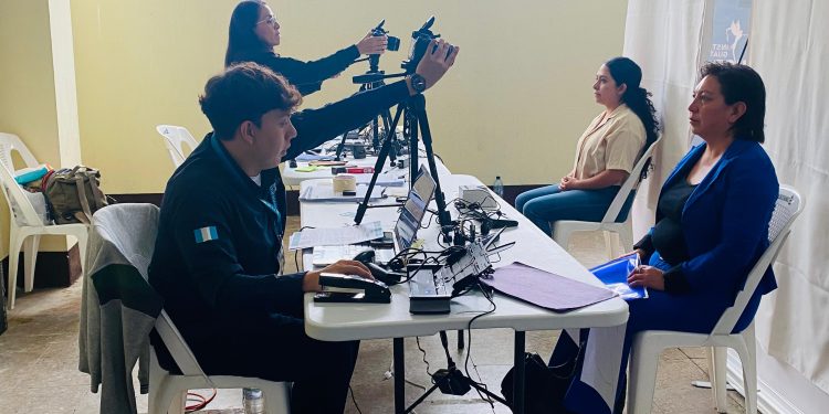 Acercan emisión del pasaporte a vecinos de San Marcos