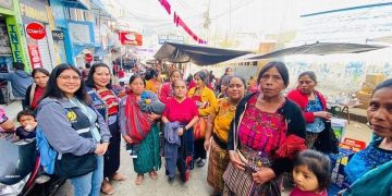 Dan seguimiento de los pagos del programa Bono Social en Comitancillo, San Marcos