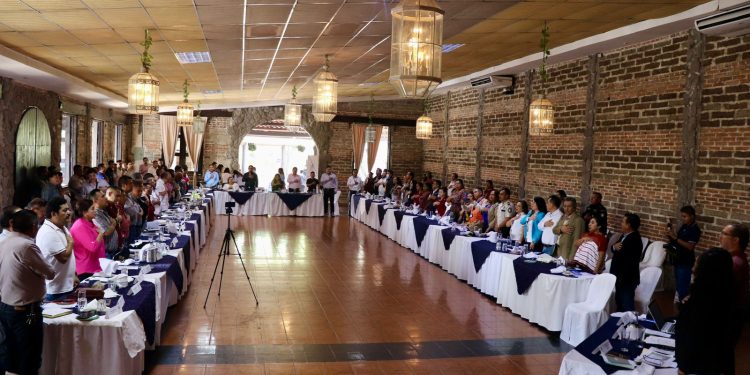 Ministerio de Cultura y Deportes socializa Orden Ixim en Huehuetenango