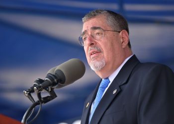 El presidente Bernardo Arévalo encabeza acto de ascensos a diferentes grados militares.