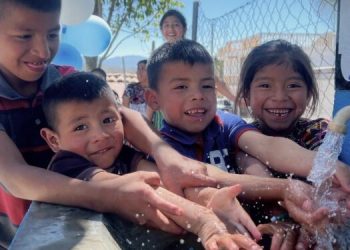 Acceso al agua potable impacta positivamente en la salud de la población. / Foto: Alberto Chaclán.