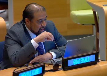 El viceministro César Conde destacó la importancia de enfrentar el desafío de la resistencia antimicrobiana. /Foto: MSPAS