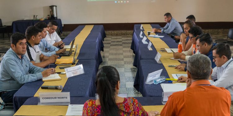Mesa técnica para agilizar procesos en la ejecución de proyectos en Alta Verapaz