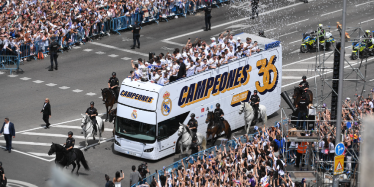 El Real Madrid celebra el título de Liga y promete ganar la Champions