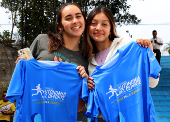 Comienza entrega de playeras para Carrera Autonomía del Deporte