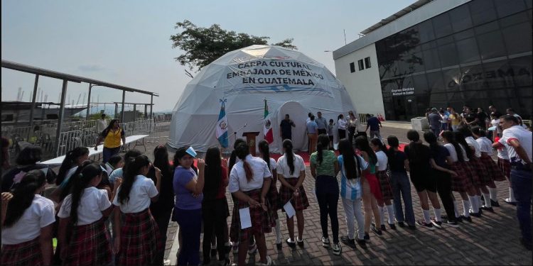 Carpa Cultura de la Embajada de México llega a Zacapa.