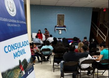 Cerca de 18 mil servicios en consulados móviles se brindaron en mayo. / Foto: Minex.