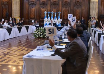 Minfin presenta en Conadur techos presupuestarios para inversión pública de 2025