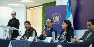 Conferencia de prensa del Minsitro de Finanzas, Jonathan Menkos.