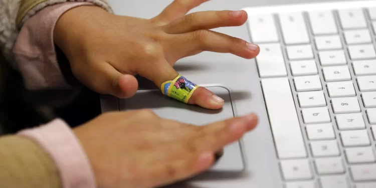 Estudio revela número de casos de abuso infantil por internet. / Foto: Euronews