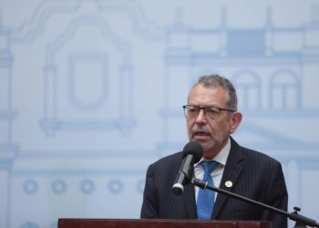 El nuevo ministro de Comunicaciones, Félix Alvarado, promete una gestión con transparencia y sin corrupción.