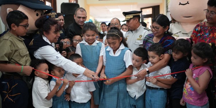 Exposiciones interactivas en la PNC, un encuentro con la historia y la seguridad