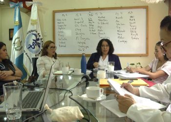 Trabajo en conjunto entre Ejecutivo y Legislativo, permitirá fortalecer el servicio de salud para la atención de enfermedades de difícil acceso. /Foto: MSPAS