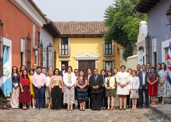 Autoridades de los ministerios de trabajo de Guatemala y Costa Rica se reunieron para la creación de políticas conjuntas sobre migración. /Foto: Mintrab.