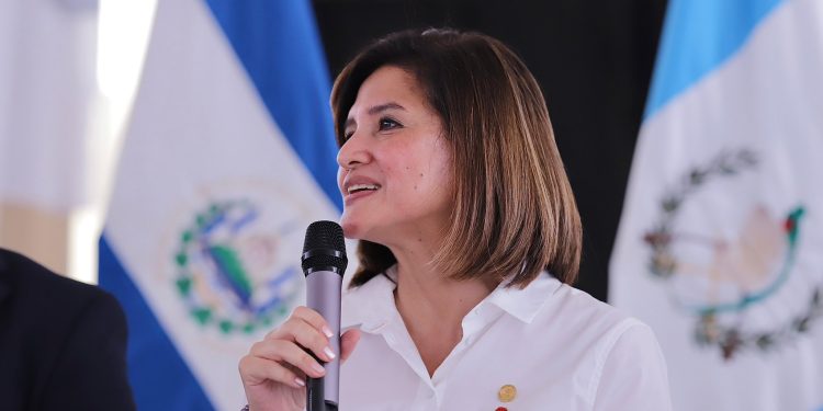 La vicepresidenta Herrera sostuvo reuniones para fomentar el desarrollo en la región Trifinio. /Foto: Vicepresidencia de la República