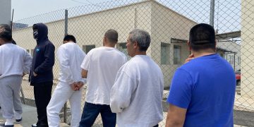 Guatemaltecos retornados reciben atención integral por parte del personal de Migración. /Foto: IGM.