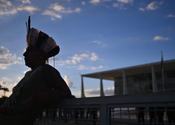 Indígenas de diferentes países, incluido Guatemala, participan en Lima en Foro Latinoamericano de la Tierra.