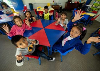 Investigadora del BID destaca la urgencia de generar igualdad de oportunidades educativas. / Foto: DCA.