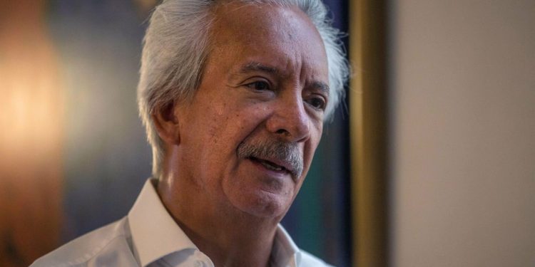 Tribunal Noveno de Sentencia otorga arresto domiciliario al periodista José Rubén Zamora, pero deberá continuar en prisión.