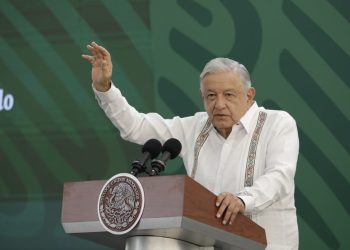 López Obrador, presidente mexicano, habla sobre el tren interoceánico. / Foto: Noé Pérez.