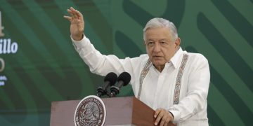 López Obrador, presidente mexicano, habla sobre el tren interoceánico. / Foto: Noé Pérez.