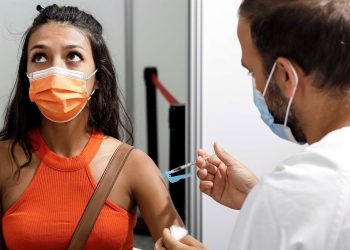 Nueva vacuna sería eficaz contra siguiente pandemia de coronavirus. / Foto: Archivo.