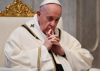 Papa Francisco se reúne con premios Nobel. / Foto: La Opinión Bolivia.