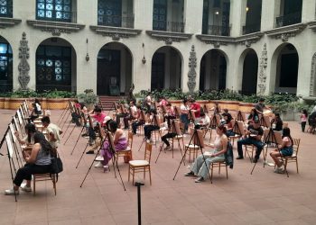 Participa en los talleres de arte en el Palacio Nacional de la Cultura