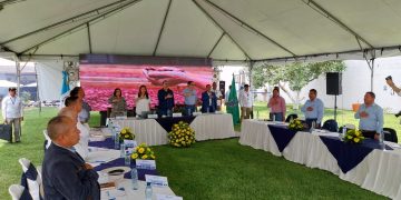 El presidente Bernardo Arévalo se reunió con alcaldes de Chimaltenango y escuchó los retos que afrontan en sus municipios. / Foto: AGN.