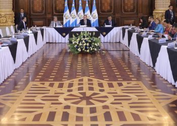 Presidente pide crear nuevas condiciones de desarrollo. / Foto: Gilber García.