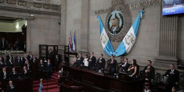 Presidentes de los tres poderes del Estado se reunieron para conmemorar la promulgación de la Constitución Política de la República de Guatemala. /