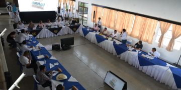 Gira de trabajo Reunión del presidente Bernardo Arévalo con alcaldes de Alta Verapaz.