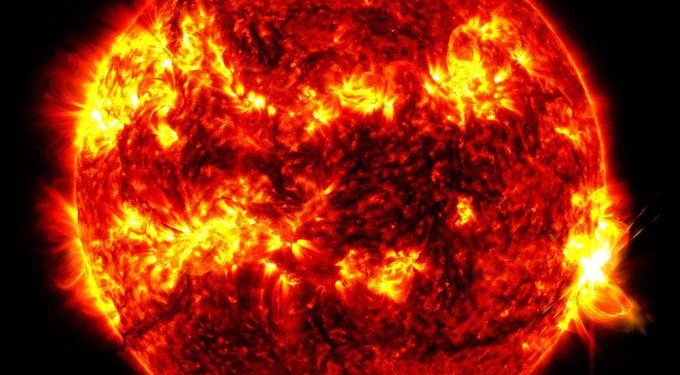 El campo magnético del Sol podría estar a tan solo a unos 30 mil kilómetros de la superficie.