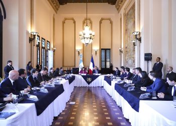 Vicepresidenta Karin Herrera se reúne con empresarios de Francia